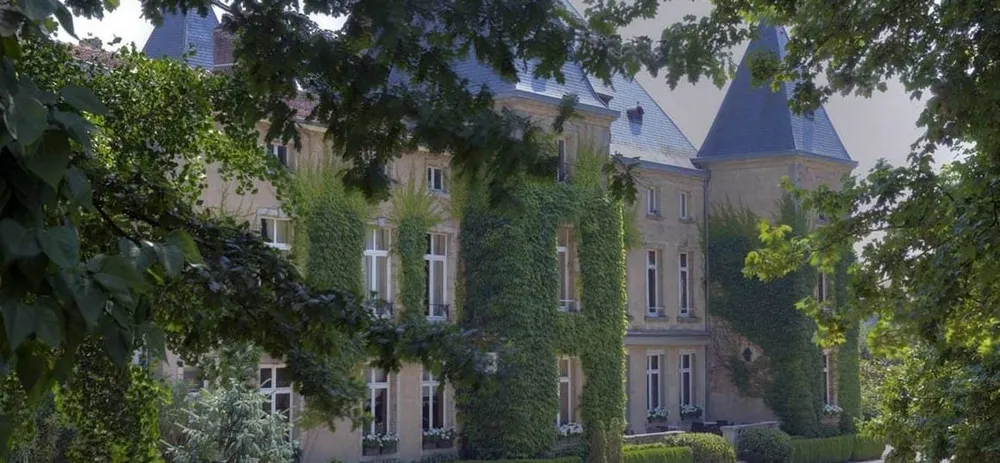 Adomenil Castle