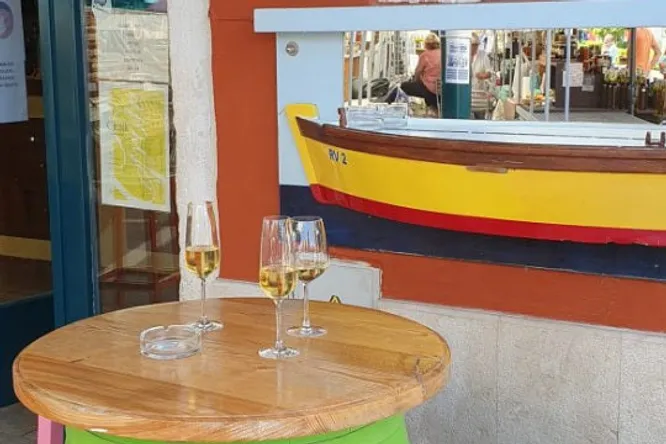 Grota bar