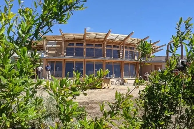 Le Présage, le premier restaurant solaire d’Europe a ouvert à Marseille