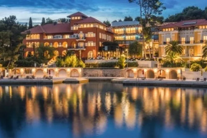 Spectacular 8 - Hands Dinner at Alhambra Boutique Hotel