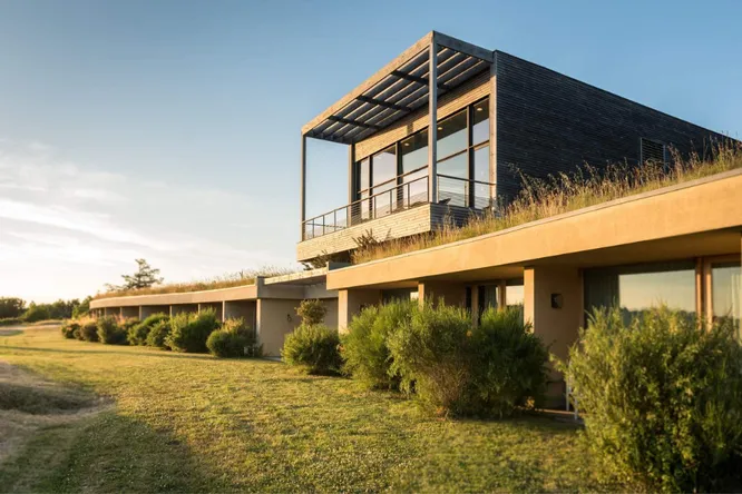 Eco-responsible hotels that do more than just sort your garbage