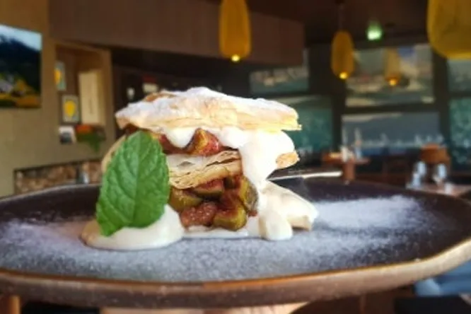Noe wine bar & restaurant