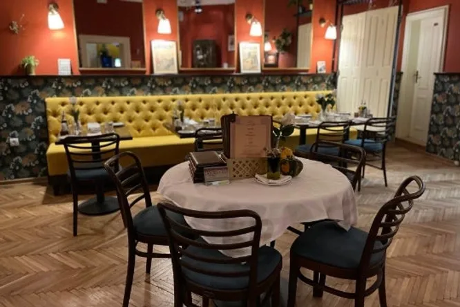 LE KLOK BISTRO