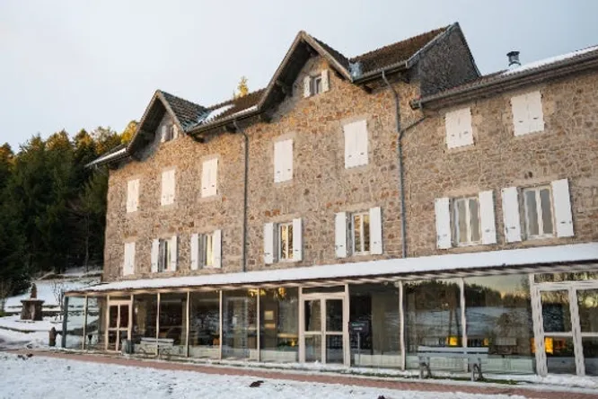 Evi Hob, la convivialité d'une table d'auberge, le confort de l'hôtel