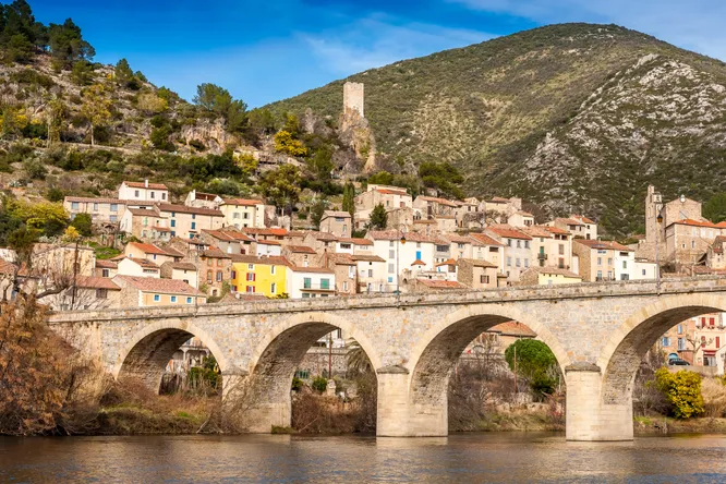 Hôtels de charme dans des villages classés : escapades irrésistibles en France