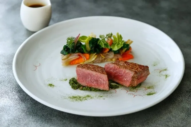 フランス料理「エステール by アラン・デュカス」