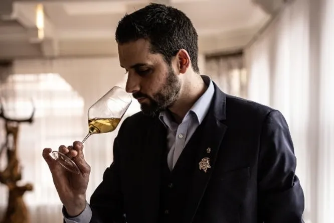 Sommelier de l’Année 2024 : Jean-Baptiste Klein sacré par Gault&Millau