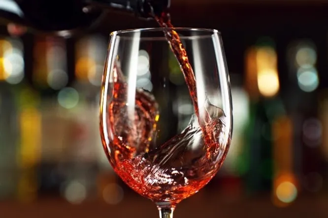 Light red, a trendy wine with a long history
