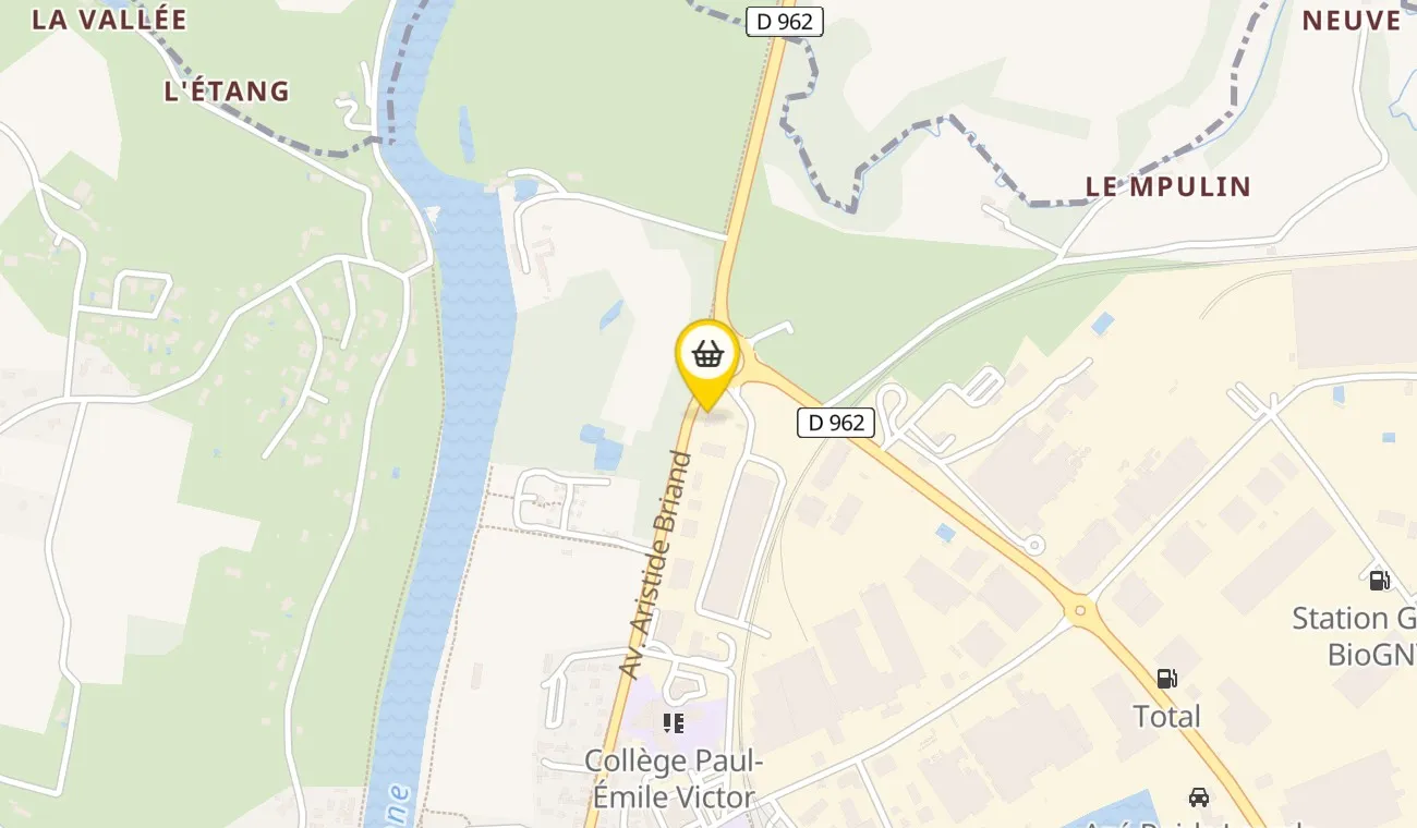 41100 Azé, France