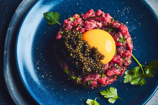 Beef tartare with osciètre caviar