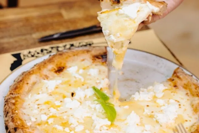 Pecoranegra: Mauro Colagreco's pizzeria in Lyon