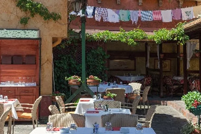 RESTORAN PIZZERIA BELLA NAPOLI KOD GARIĆA