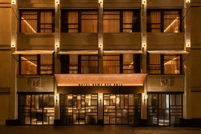 Dame des Arts, the New Wave hotel