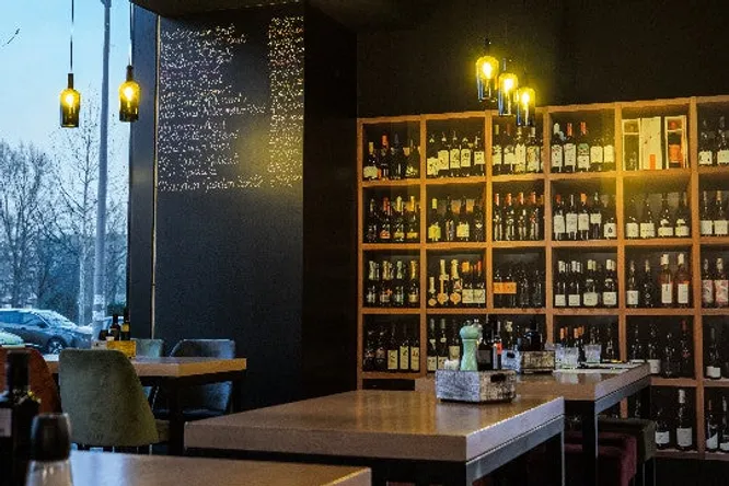 MIVA bistro & wine bar