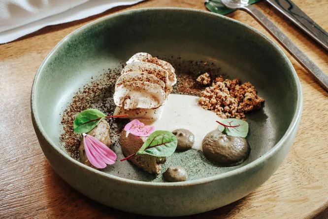 Cabillaud, aubergine, café