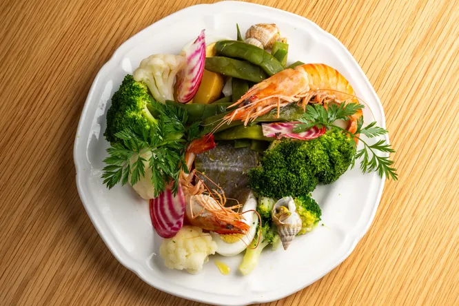 Where can you find good aioli in Marseille?