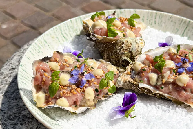 Veal and oyster tartare
