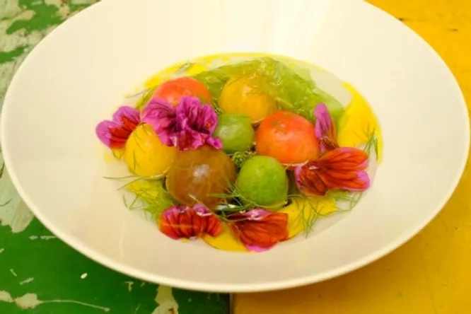 Tomates colorées, bouillon aïgo iodé-glacé