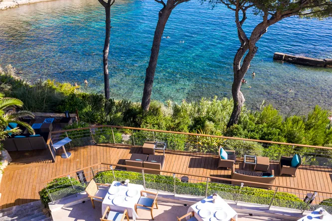 10 Must-Visit Restaurants on the French Riviera