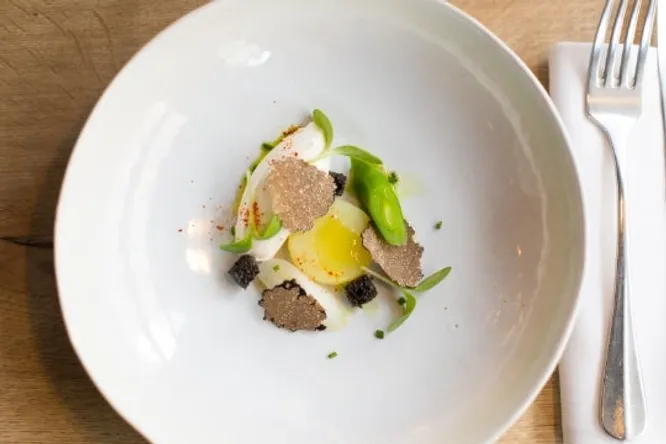 Vichyssoise, soupe froide aux pommes de terre Mona Lisa & truffes d’été