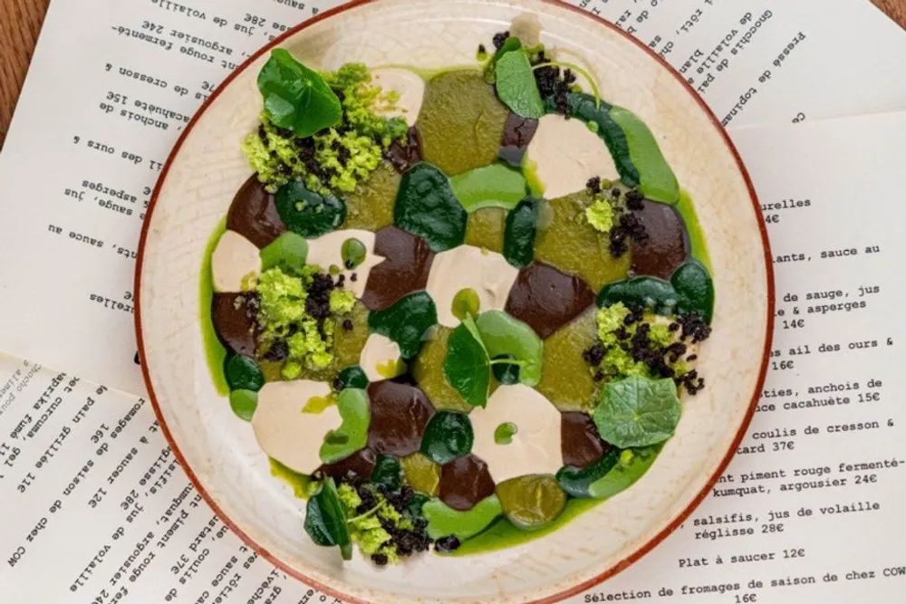 This chef celebrates the 10ᵉ version of his famous "saucer dish"