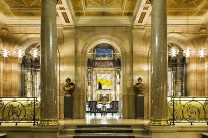 Champagne Collet ouvre la "Bubble Suite" au Hilton Paris Opéra et lance le "Bubble Time"