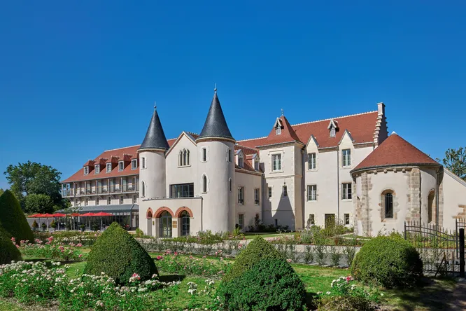 Château Saint-Jean à Montluçon : un hôtel 5 étoiles dans une ancienne commanderie templière