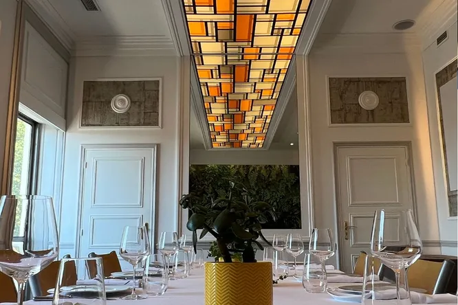 L'Ambassade