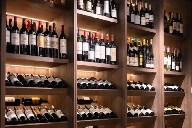 PAMPOUR BAR