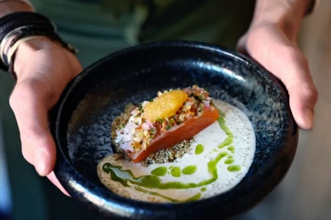 Truite confite, quinoa & œufs de brochet