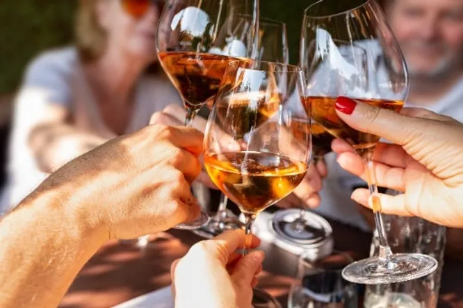 Orange wine: 5 bottles to discover and enjoy